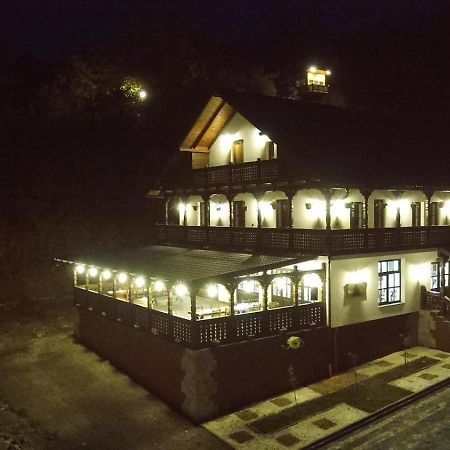 Apartmán Mosia Dar In Rai Berbesti Exteriér fotografie